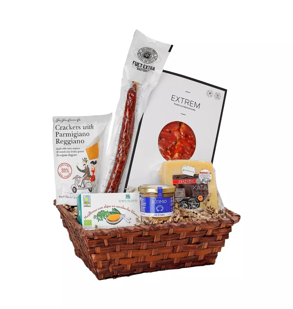Gourmet Wicker Tray Feast
