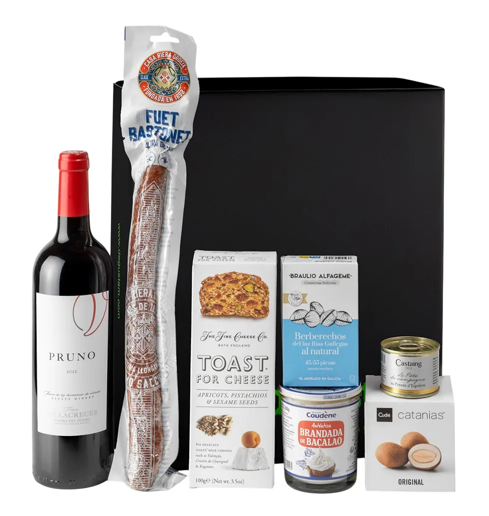 Gourmet Fusion Delights Gift Hamper
